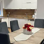 Restoran&motel And Apartmants Lovacka Prica فندق