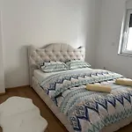 Restoran&motel And Apartmants Lovacka Prica فندق 3*