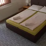 Restoran&motel And Apartmants Lovacka Prica Tesanj