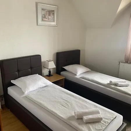 Restoran&motel And Apartmants Lovacka Prica 3*