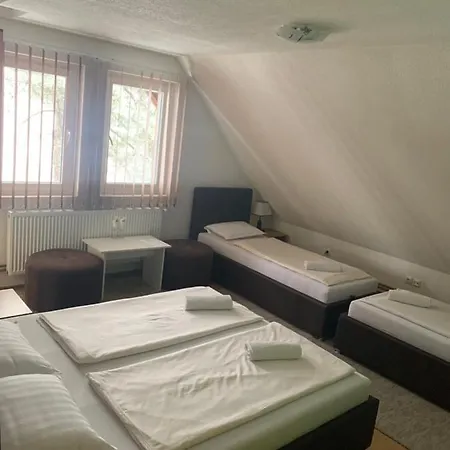 Restoran&motel And Apartmants Lovacka Prica 3*