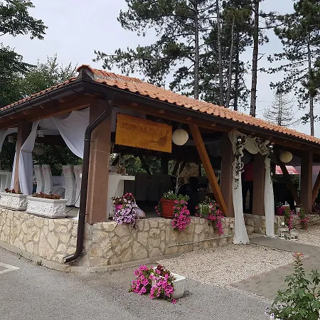 Restoran&motel And Apartmants Lovacka Prica Tesanj