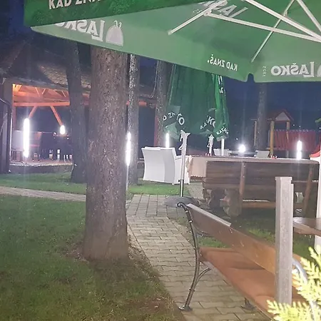 Restoran&motel And Apartmants Lovacka Prica Otel Tesanj