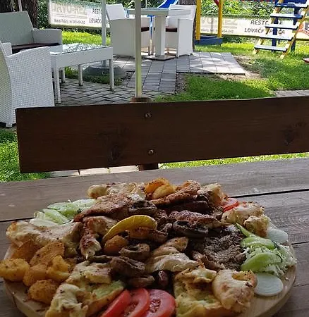 Hotel Restoran&motel And Apartmants Lovacka Prica 3*