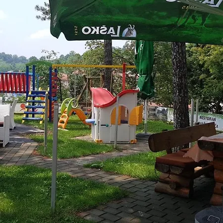 Hotel Restoran&motel And Apartmants Lovacka Prica Tesanj