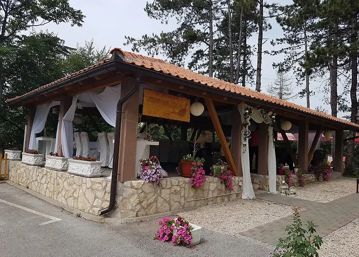 Restoran&motel And Apartmants Lovacka Prica Tesanj