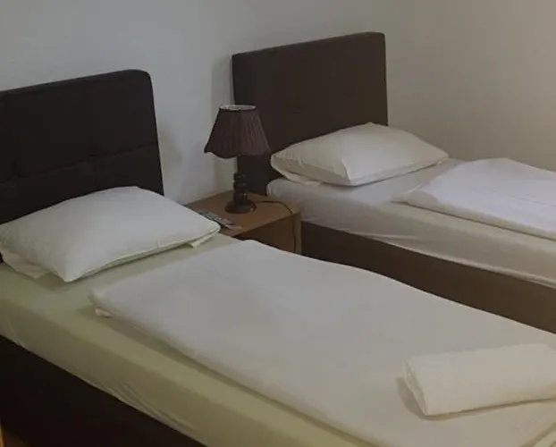 Restoran&motel And Apartmants Lovacka Prica Tesanj