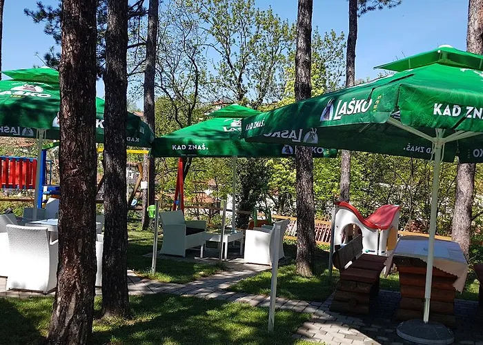 Restoran&motel And Apartmants Lovacka Prica 3*